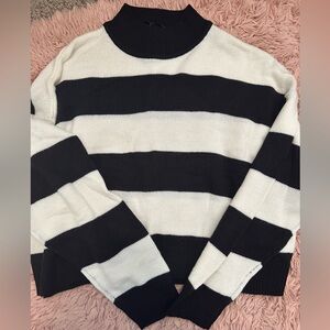 Black & White Striped Cropped Sweater Size L